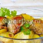 Базовый рецепт куриных бедер с картошкой в духовке «Ничего лишнего»