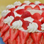 Как украсить торт клубникой: украшение торта клубникой, мастер классы, фото и видео