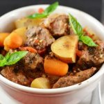 Картошка с мясом в казане — рецепты приготовления на плите, на костре и в духовке