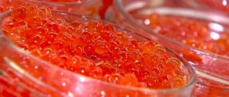 At what temperature should red caviar be stored in plastic?