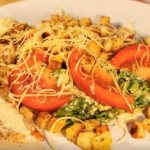 Рецепт салата Цезарь с соусом из анчоусов и каперсов