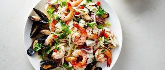 Салат из морепродуктов и крабовых палочек