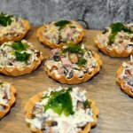 Tartlets stuffed with chicken and mushrooms - the most delicious and simple recipe