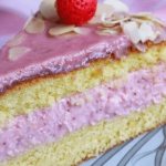 Cake with strawberry-curd cream